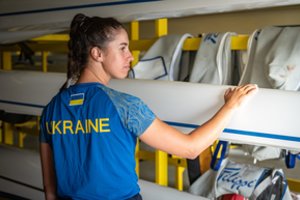 Trakuose besitreniruojančios Ukrainos irkluotojos: „Tapome didelės lietuvių irkluotojų šeimos dalimi“