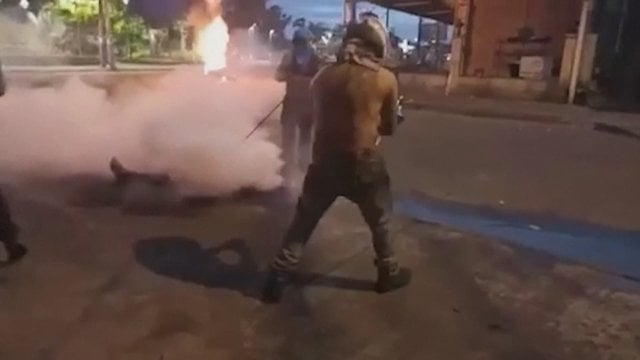 Išaugusios degalų ir maisto kainos Ekvadore sukėlė smurtinius protestus: neapsieita be aukų ir sužeistųjų