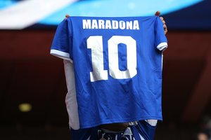 Dėl D. Maradonos mirties bus teisiami aštuoni medikai