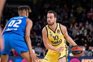 Komandos kapitonas toliau gins Stambulo „Fenerbahce“ ekipos spalvas