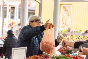Turgų prekeiviai nesupranta, kur dingo pirkėjai: jų – gerokai mažiau nei pernai