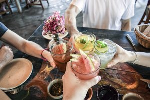 Apsinuodijimas alkoholiu: šie ženklai rodo, kad kilo pavojus gyvybei