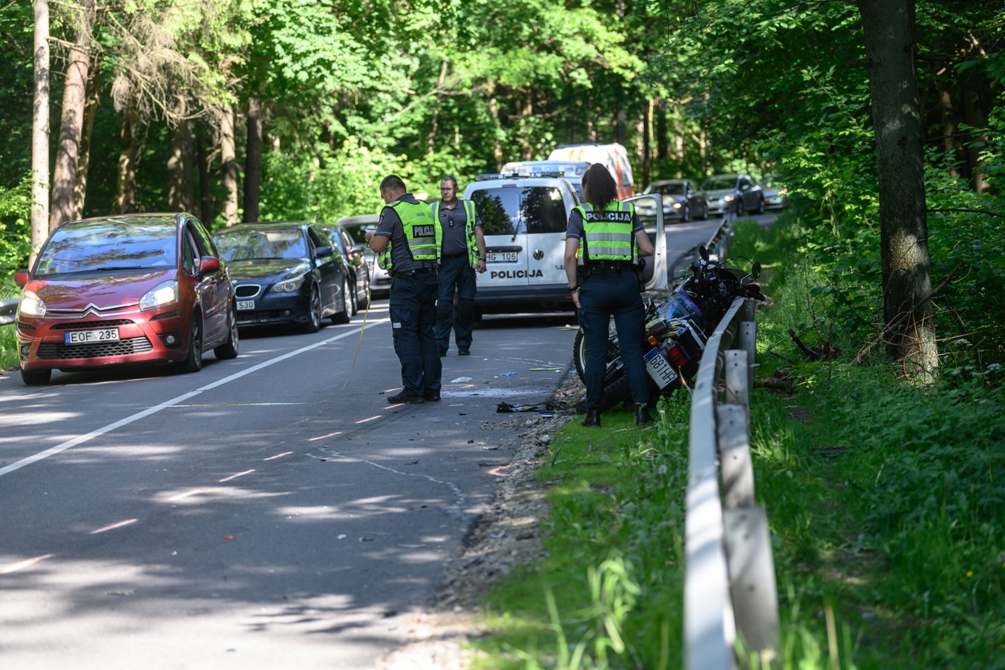  Girtas vairuotojas Vilniuje nutrenkė ir sunkiai sužalojo motociklininką.<br> V.Skaraičio nuotr.