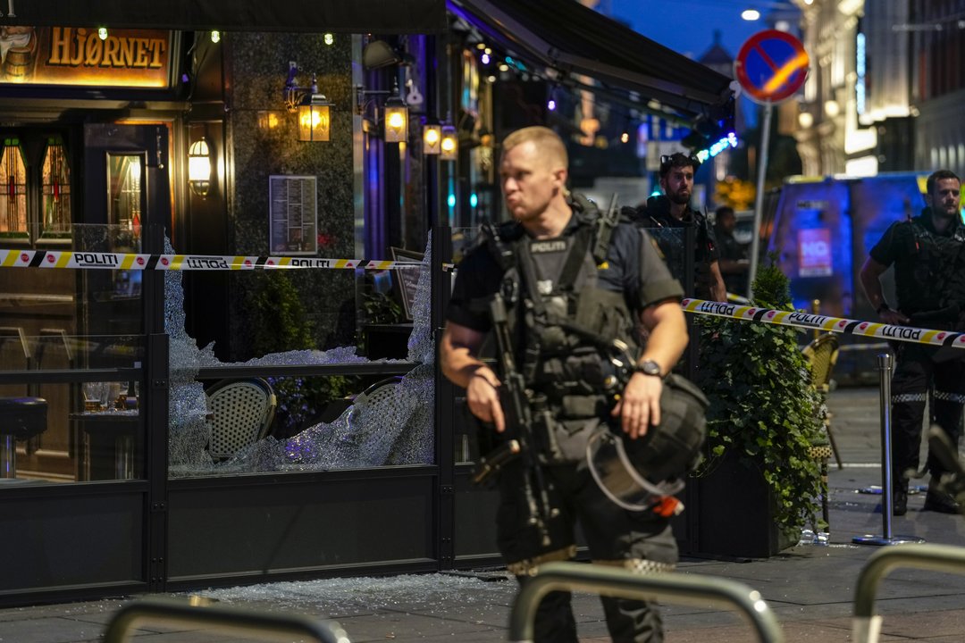 Parade kansellert etter angrep på LHBTQ-bar i Norge, detaljer om arrestert mistenkt kommer frem
