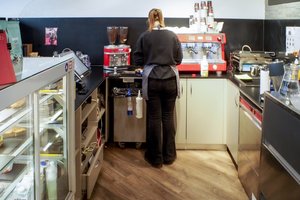 Ekonomistų kalbas apie galimą recesiją vadina tik dar vienu pasiteisinimu nedidinti algų: kasmet girdime tą patį