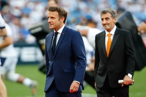 Prancūzijos prezidentas pavedė premjerei sudaryti vyriausybę