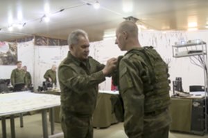 Rusija: gynybos ministras S. Šoigu aplankė rusų karius Ukrainoje
