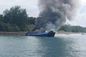 Filipinuose keltą apėmus gaisrui, žuvo mažiausiai vienas žmogus