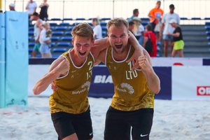 Lietuvos derbį laimėję tinklininkai A. Vasiljevas ir R. Juchnevičius Lenkijoje iškovojo bronzos medalius