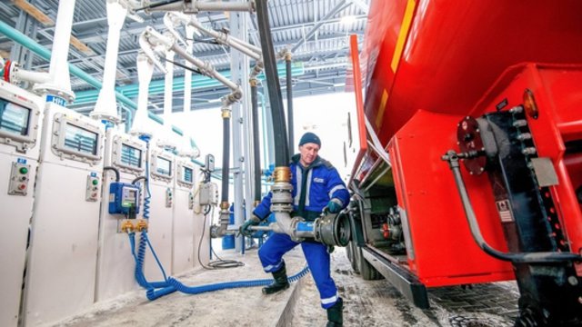 ES energetikos komisarė: rusiškų dujų tiekimas apribotas arba nutrauktas 12 iš 27 ES narių