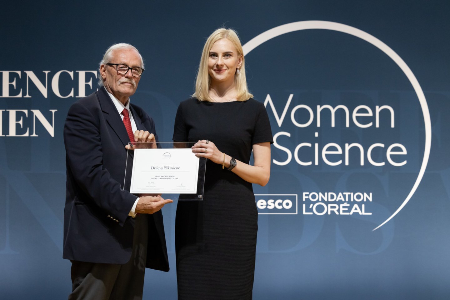  I. Plikusienė buvo apdovanota už proveržį atliekant SARS-CoV-2 baltymų ir antikūnų sąveikų tyrimus.<br> „L'Oréal-UNESCO For Women in Science“ nuotr.