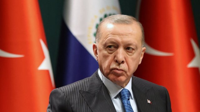 R. T. Erdoganas boikotuoja Švedijos ir Suomijos narystę NATO: nėra pasirengęs ieškoti kompromisų