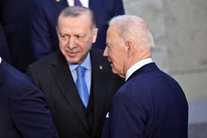 J. Bidenas ir R. T. Erdoganas turėtų pasikalbėti trečiadienį – JAV pareigūnas