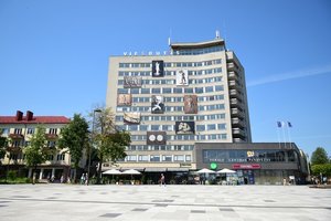 Ilgus metus Panevėžio centrą darkęs pusamžis viešbutis pasikeis iš esmės: ir jau labai greitai