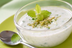 Karštai vasaros dienai – šalta sriuba: 5 gaivinantys receptai