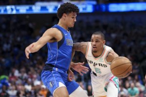 „Spurs“ savo lyderį perleido „Hawks“