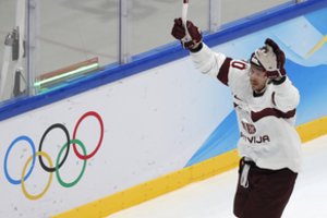 Spjovė į moralę: Latvijos ledo ritulio žvaigždė nusprendė savo karjerą tęsti Rusijoje