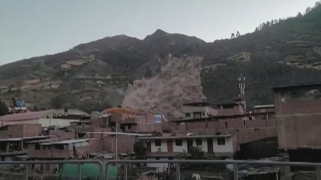 Peru mieste pasklido nuošliaužos sukeltas dulkių debesis: apgadinti 150 namų