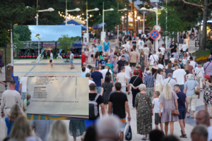 Palangoje – nauja verslininkų gudrybė: paprašę sąskaitos bare išgirdo apie papildomą mokestį