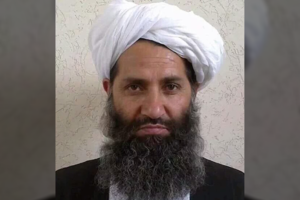 Talibano lyderis per retą pasirodymą ragina nesikišti į Afganistano reikalus