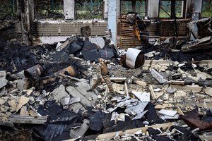 Karas Ukrainoje: okupantai bombarduoja Slovjansko miestą, kilo gaisras, yra žuvusių