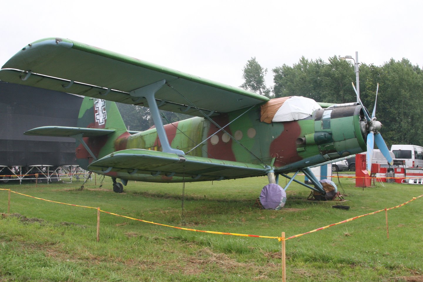  Marijampoliečiai aviacijos šventėje susipažino su legendinio lėktuvo „Lituanica“ sese „Bellanca“.<br> L.Juodzevičienės nuotr.
