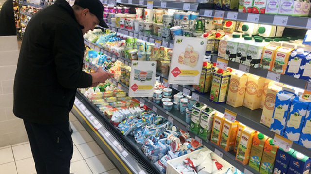 Per pastaruosius metus Lietuvoje pienas brango labiausiai iš visų ES šalių: ūkininkai dalijasi perspėjimu