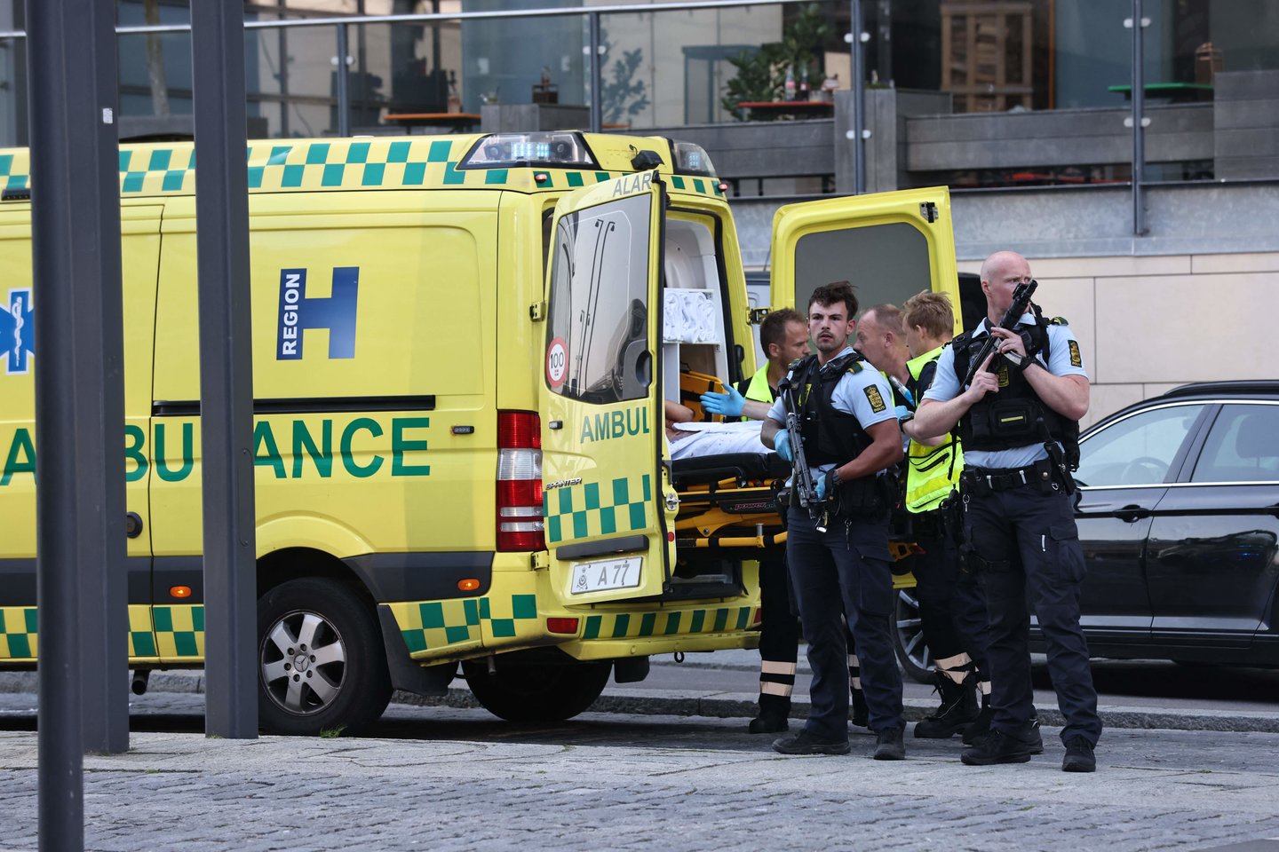 Kopenhagos prekybos centre aidėjo šūviai, esama nukentėjusiųjų.<br> AFP/Scanpix nuotr.