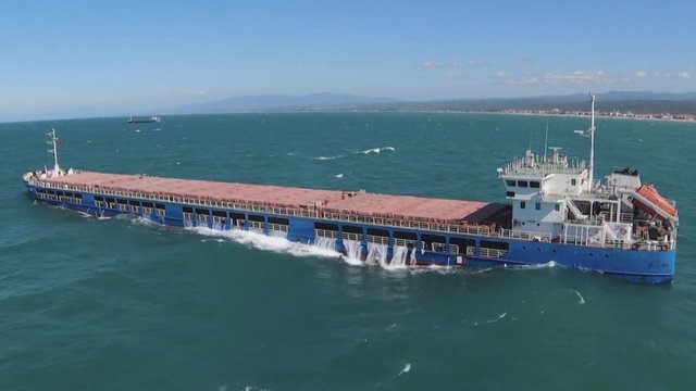 Ukraina praneša: Turkijoje sulaikytas Rusijos krovininis laivas, gabenęs ukrainietiškus grūdus