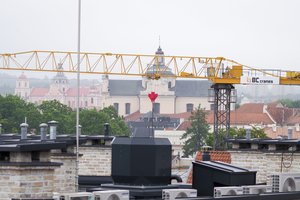 NT pirkėjai nusprendė verčiau atostogauti: ekspertas sudėliojo, kas vyksta rinkoje, ir kodėl kai ką sunku paaiškinti logiškai