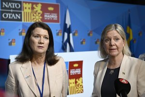 NATO pasirašė Švedijos ir Suomijos stojimo į bloką protokolus