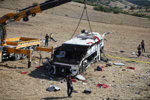 Turkijoje per autobuso avariją šeši žmonės žuvo, dar 25 buvo sužeisti