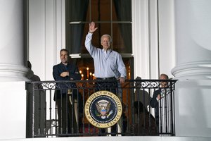 J. Bidenas bandė neprarasti optimizmo savo Nepriklausomybės dienos kalboje