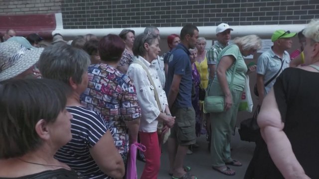 Kramatorkso gyventojai baiminasi Rusijos agresijos ir kaupia maisto atsargas: eilėse stovi kelias valandas