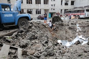 Karas Ukrainoje: Rusijos pajėgos smarkiai apšaudo Slavianską – gyventojai raginami evakuotis, pranešė, kada Maskva rengs referendumus Donbase