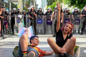 Turkijos policija išvaikė LGBTQ „Pride“ eitynes, sulaikė 30 žmonių