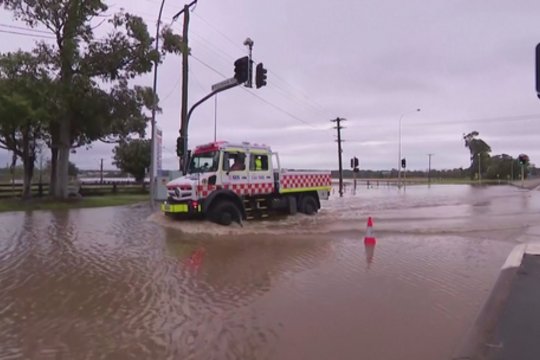 Sidnėjuje slūgsta penkias dienas trukusi liūtis: gyventojai žada grįžti į namus, kad įvertintų žalą