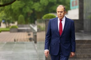 S. Lavrovas atvyko į Balį G20 deryboms, per kurias didžiausias dėmesys bus skiriamas karui Ukrainoje