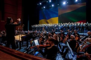 Kultūros ministras Simonas Kairys: „Parama Ukrainos kūrėjams bus tęsiama tol, kol bus reikalinga“