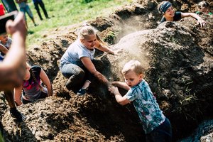 8 originalios idėjos aktyviam laisvalaikiui su šeima: nebijokite išsipurvinti