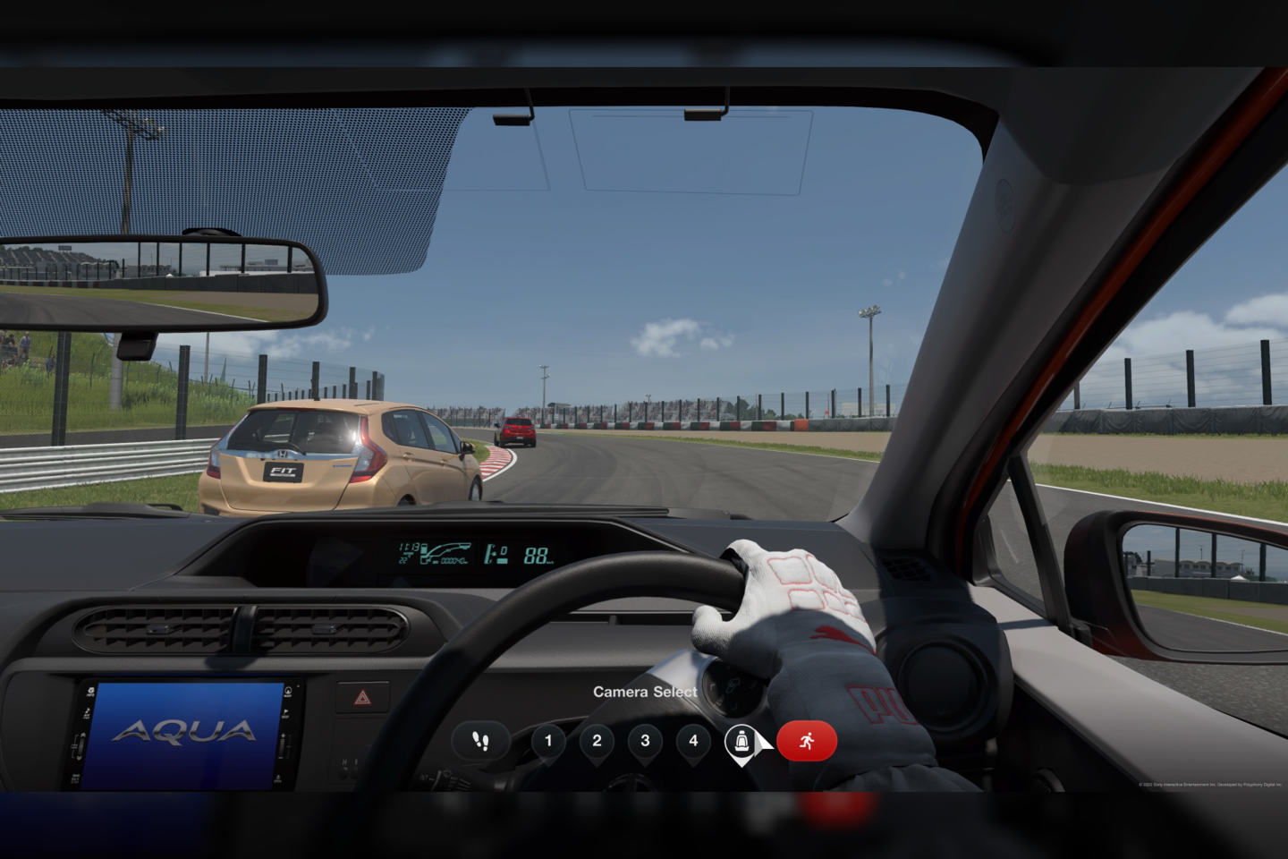  „Gran Turismo 7“ leidžia vaizdą matyti iš kelių kamerų. Vaizdas iš automobilio vidaus.<br> Žaidimo ekrano nuotr.