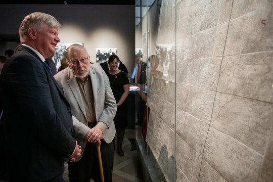 Lietuvos tapatybės dokumentus grąžinusiam žmogui – garbingas ordinas