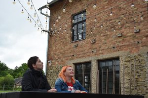 Kaimynų vilionės: pagražina putinų kremu, vaišina gėlių ledais, o lovas svečiams kloja medžiuose