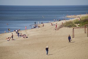 Planuojama smėliu papildyti paplūdimį Melnragėje