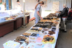 Nusipirkti gintaro čia atvažiuoja net užsieniečiai: kainos keliskart mažesnės, tačiau turgelis jau traukiasi