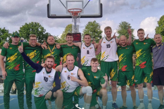 Lietuviai triumfavo pasaulio trijulių kariškių čempionate
