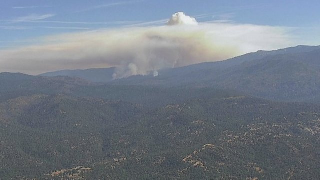 Kalifornijos nacionaliniame parke kilo didžiulis gaisras: beveik 1600 žmonių priversti evakuotis
