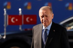R. T. Erdoganas ragina V. Putiną leisti toliau teikti pagalbą Sirijai