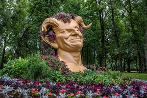 Utopinio grožio vieta – gėlių ir vasaros pramogų rojus Pakruojo dvare – jau atverta lankytojams