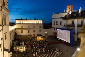 10 legendinių filmų, kuriuos išvysime po žvaigždėtu Vilniaus dangumi